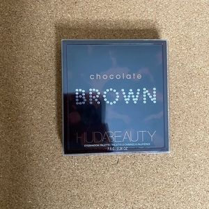 Huda Beauty Chocolate Brown Mini Palette
